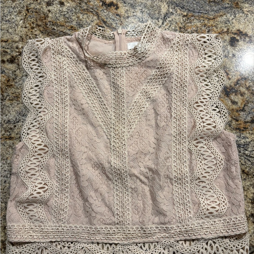 eri + ali Lace Sleeveless Top